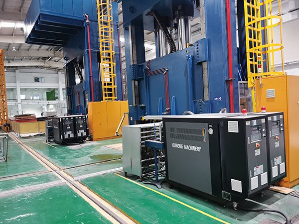 玻璃鋼模壓制品加熱有難題？玻璃鋼成型油溫機給出答案