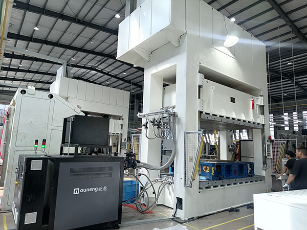 省時(shí)省力又省錢，油式模溫機(jī)如何成為工業(yè)控溫的選擇？