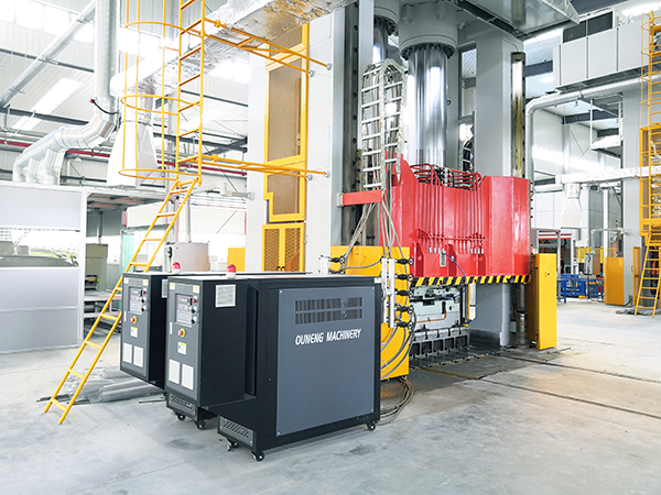 SMC模壓制品生產(chǎn)中，為什么要配200度的SMC模壓模溫機(jī)？