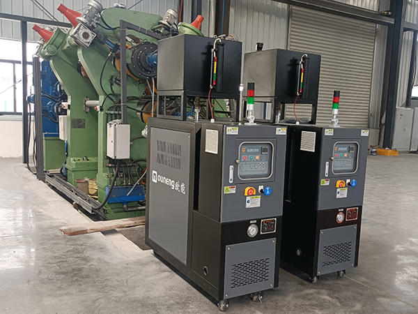 橡膠模具油溫機 橡膠模具<a href='http://www.beijingtjd.com/product/biaozhunyouwenji.html' class='body-link'>油溫機</a>