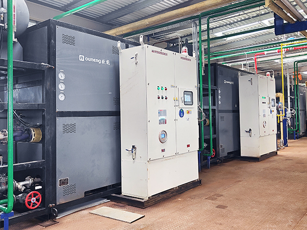 防爆型高溫油溫機(jī) 防爆型高溫油溫機(jī)